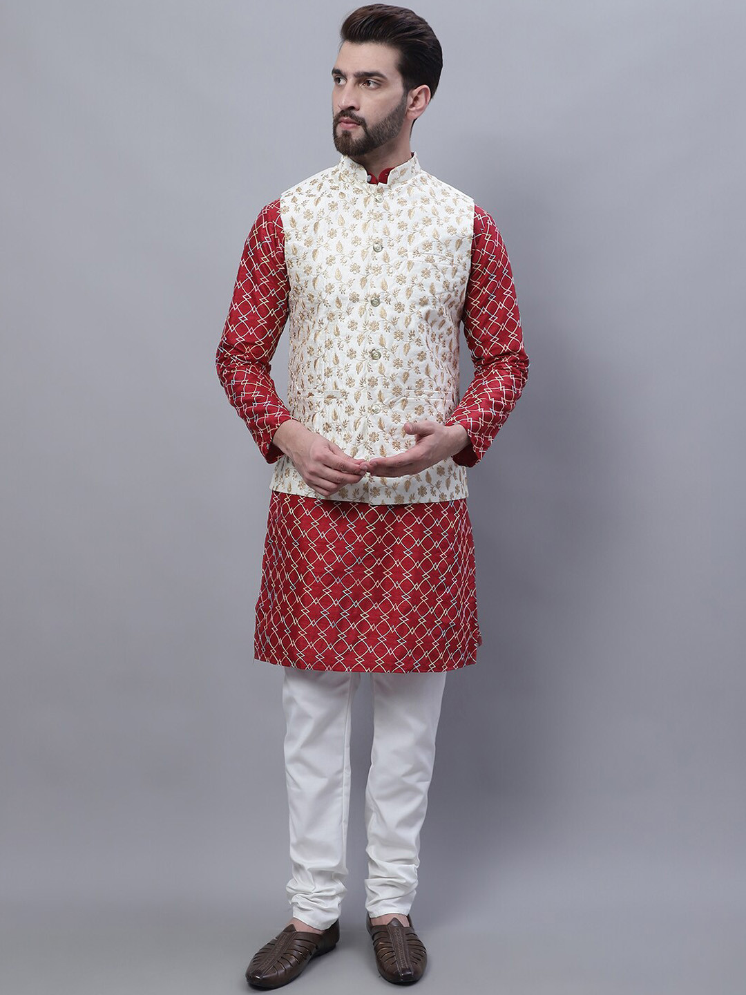 

SOJANYA Embroidered Straight Kurta With Churidar And Nehru Jacket, Maroon
