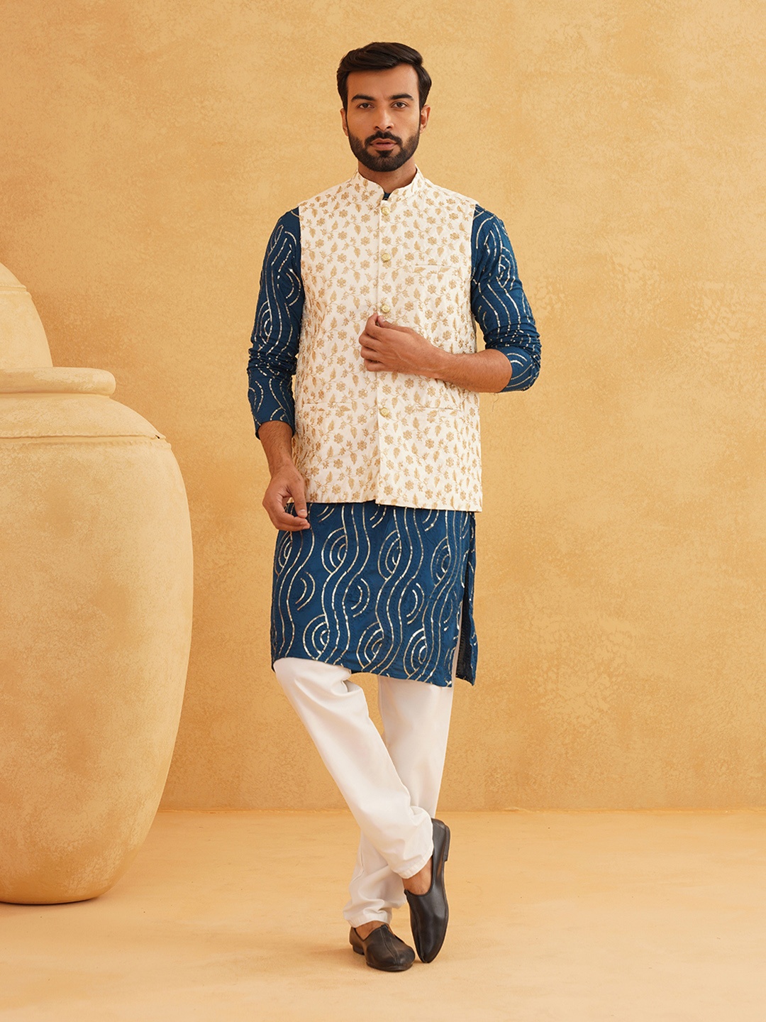 

SOJANYA Men Leheriya Embroidered Sequinned Pure Cotton Kurta With Churidar & Nehru Kurta, Blue