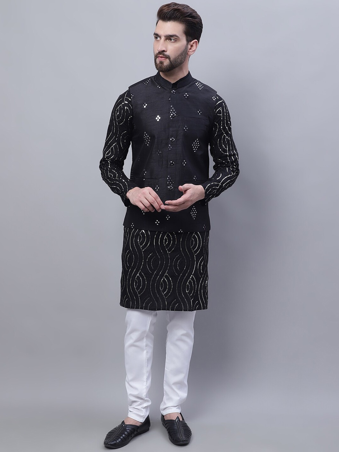 

SOJANYA Leheriya Embroidered Pure Cotton Kurta with Pyjamas & Narhu Jacket, Black