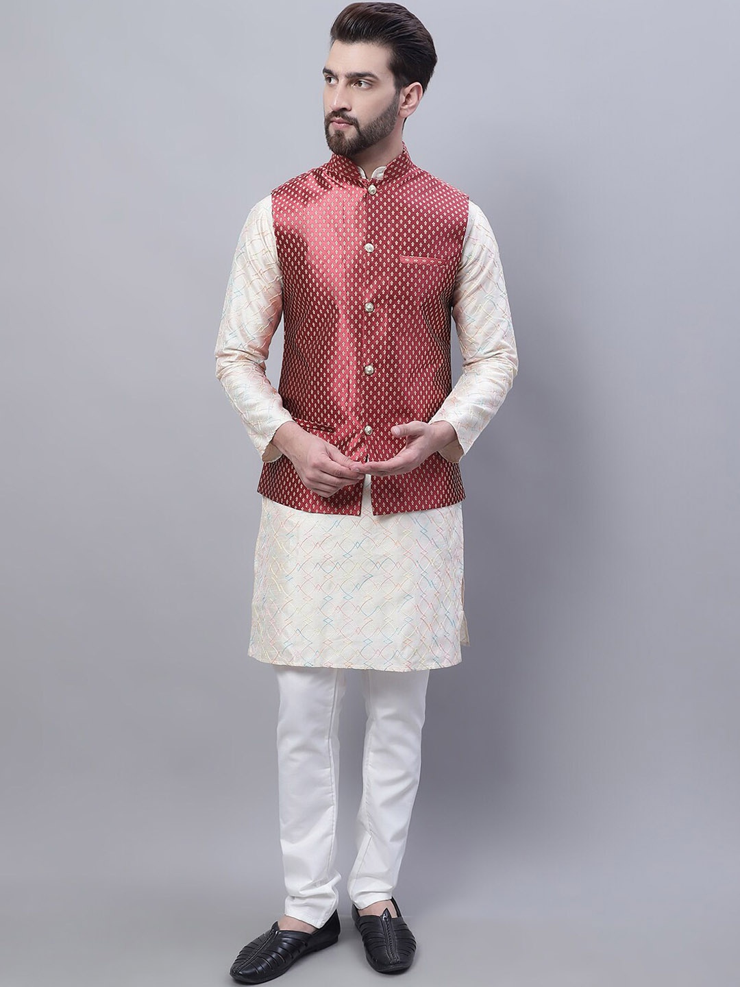 

SOJANYA Embroidered Regular Kurta with Pyjamas & Nehru Jacket, Cream