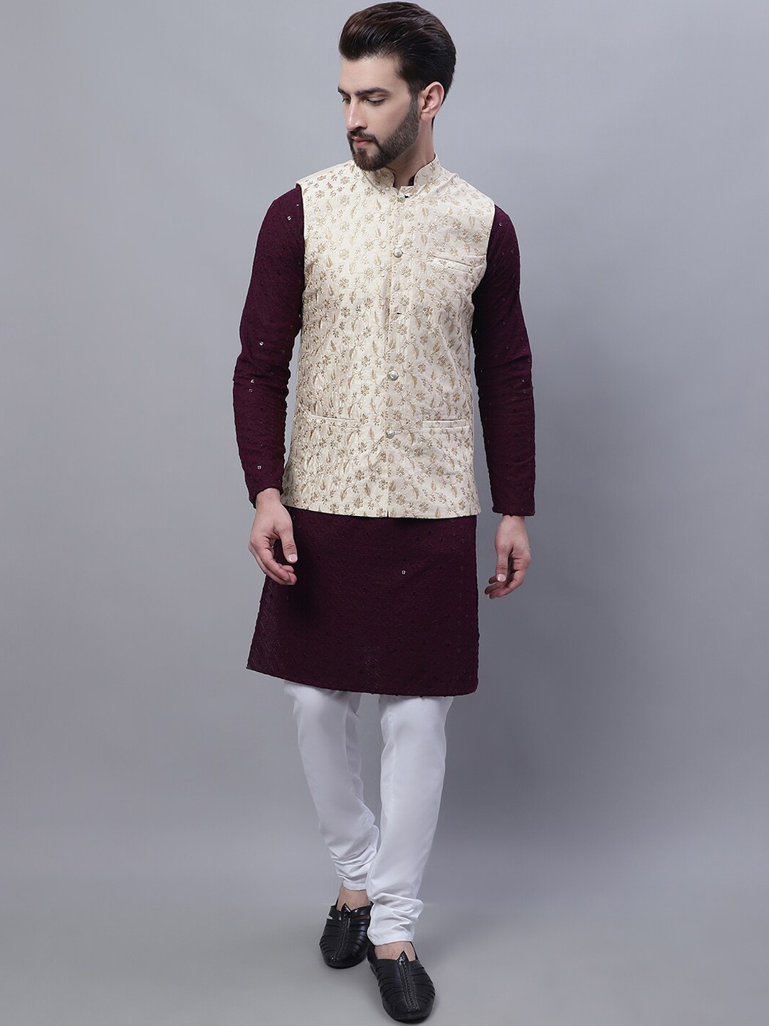 

SOJANYA Ethnic Motifs Embroidered Pure Cotton Kurta With Pyjama & Nehru Jacket, Purple