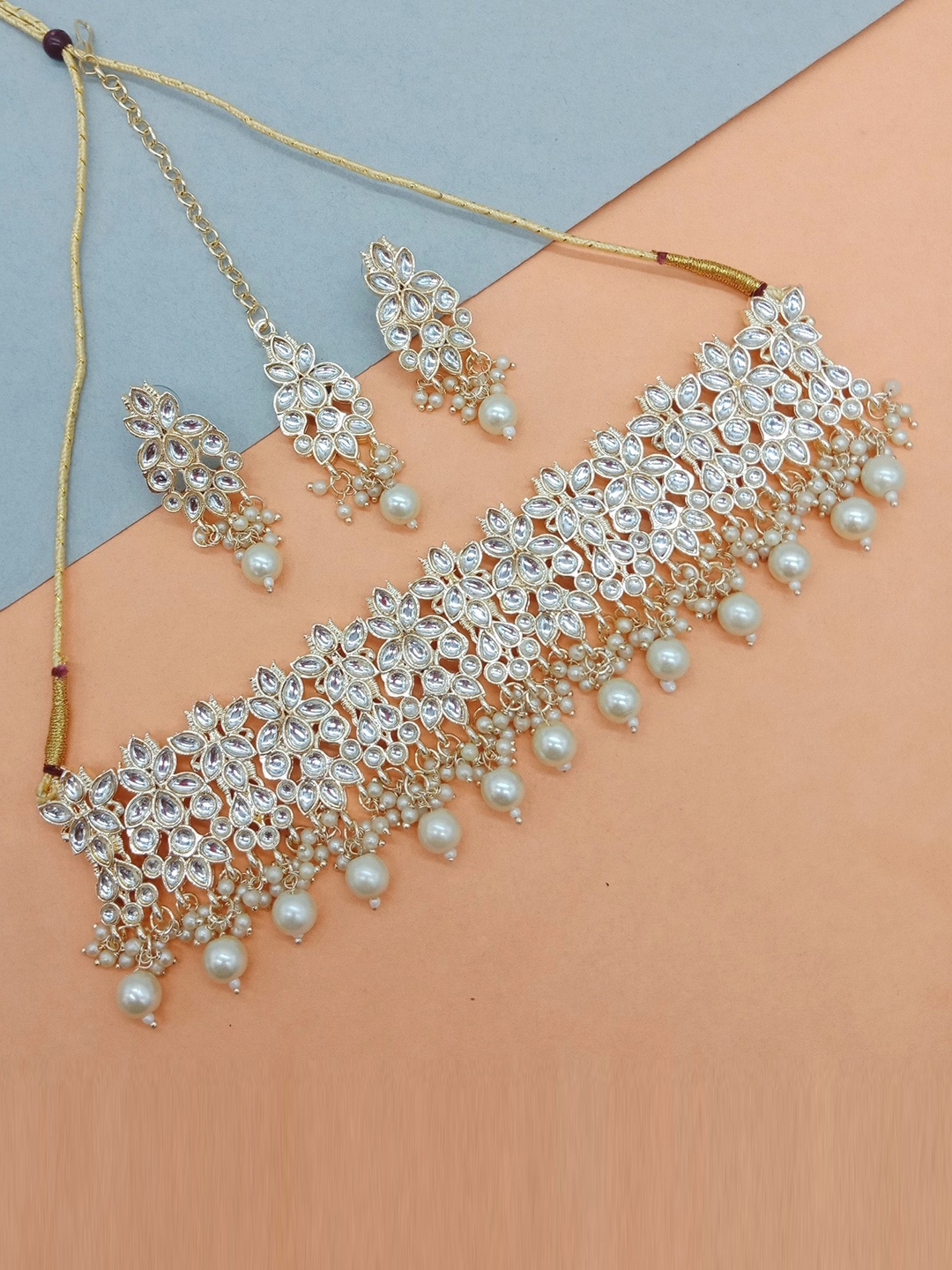 

AASHISH IMITATION Gold-Plated Kundan-Studded & Pearl Beaded Jewellery Set