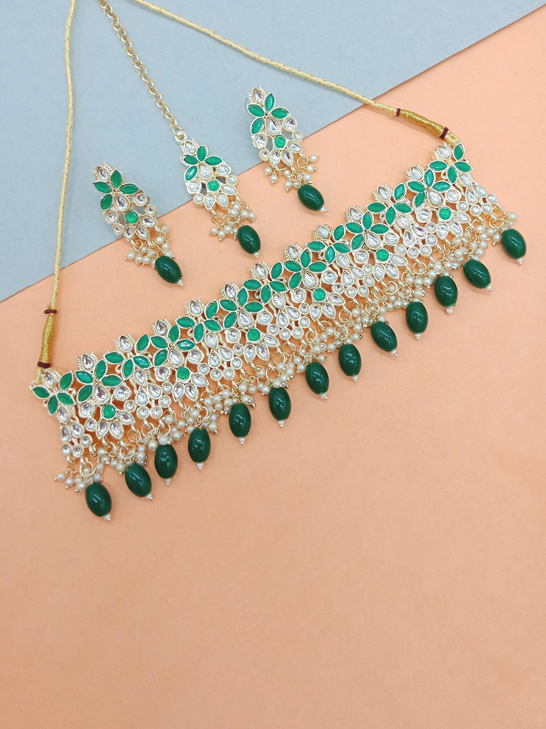 

AASHISH IMITATION Gold-Plated Kundan-Studded & Pearl Beaded Jewellery Set
