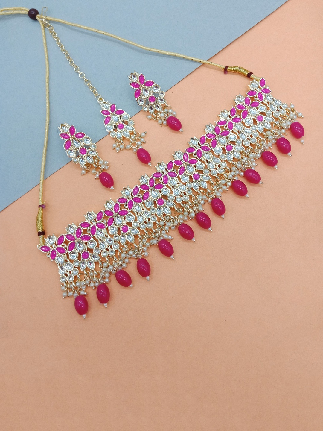 

AASHISH IMITATION Gold-Plated Kundan-Studded & Pearl Beaded Jewellery Set