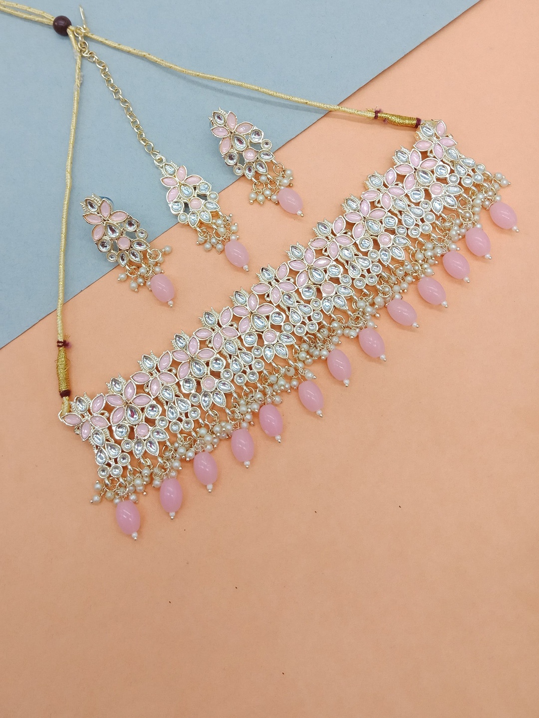 

AASHISH IMITATION Gold-Plated Kundan-Studded & Pearl Beaded Jewellery Set