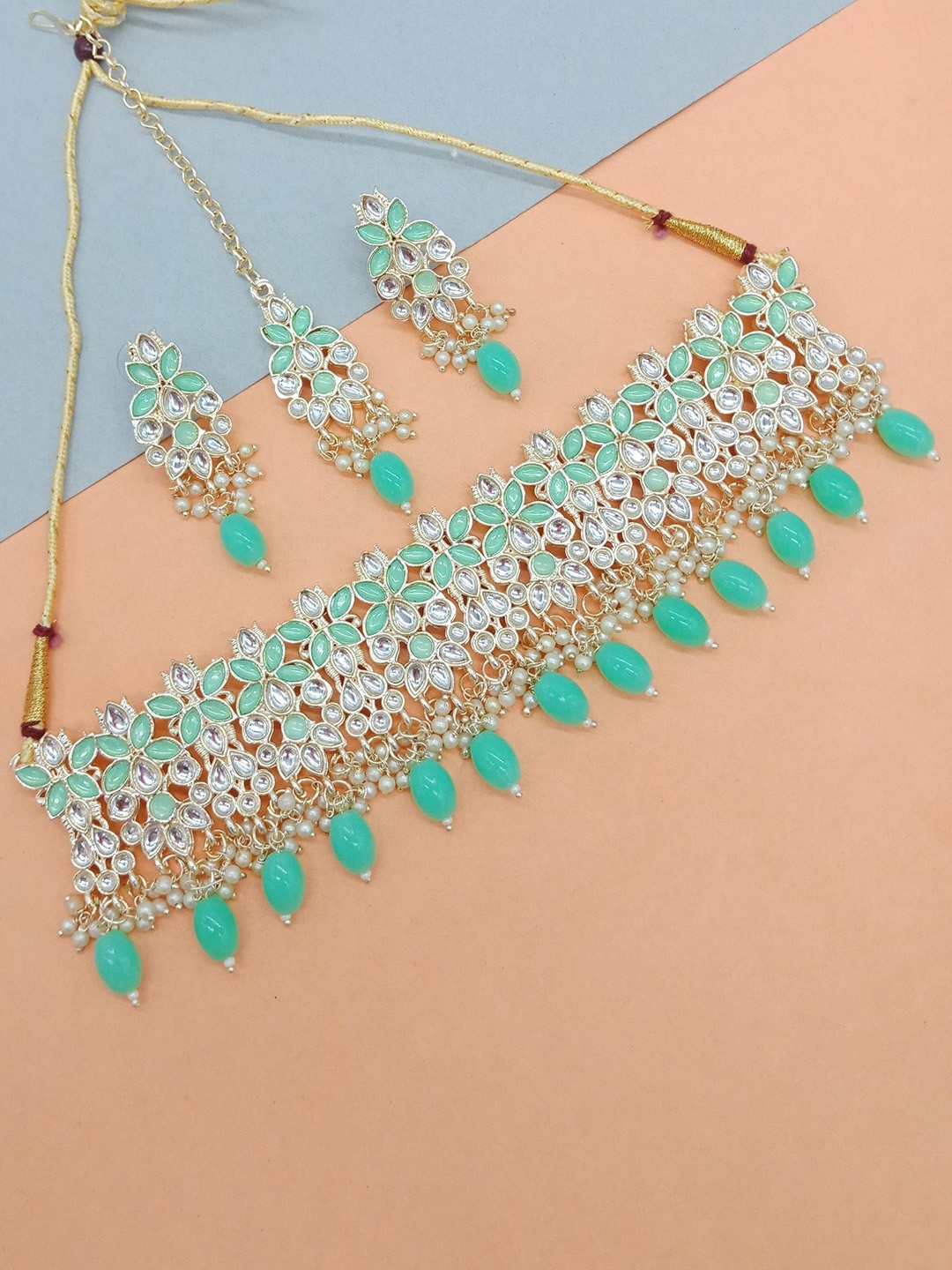 

AASHISH IMITATION Gold-Plated Kundan-Studded & Pearl Beaded Jewellery Set
