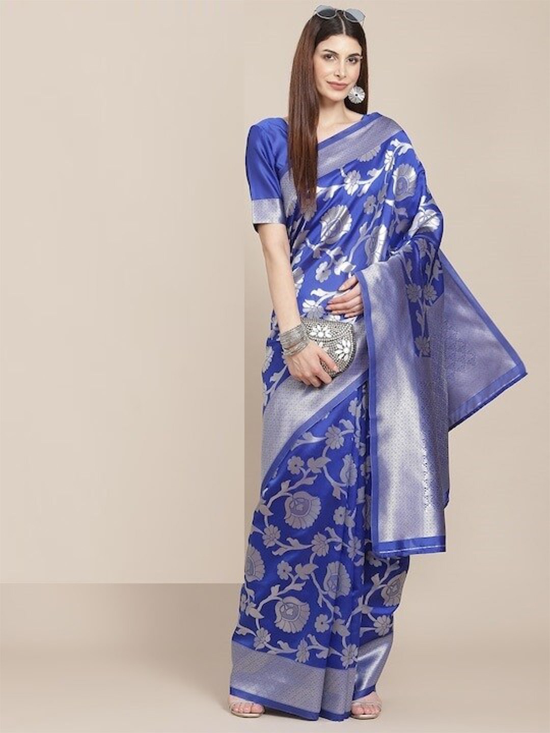 

DIVASTRI Floral Zari Silk Blend Kanjeevaram Saree, Blue