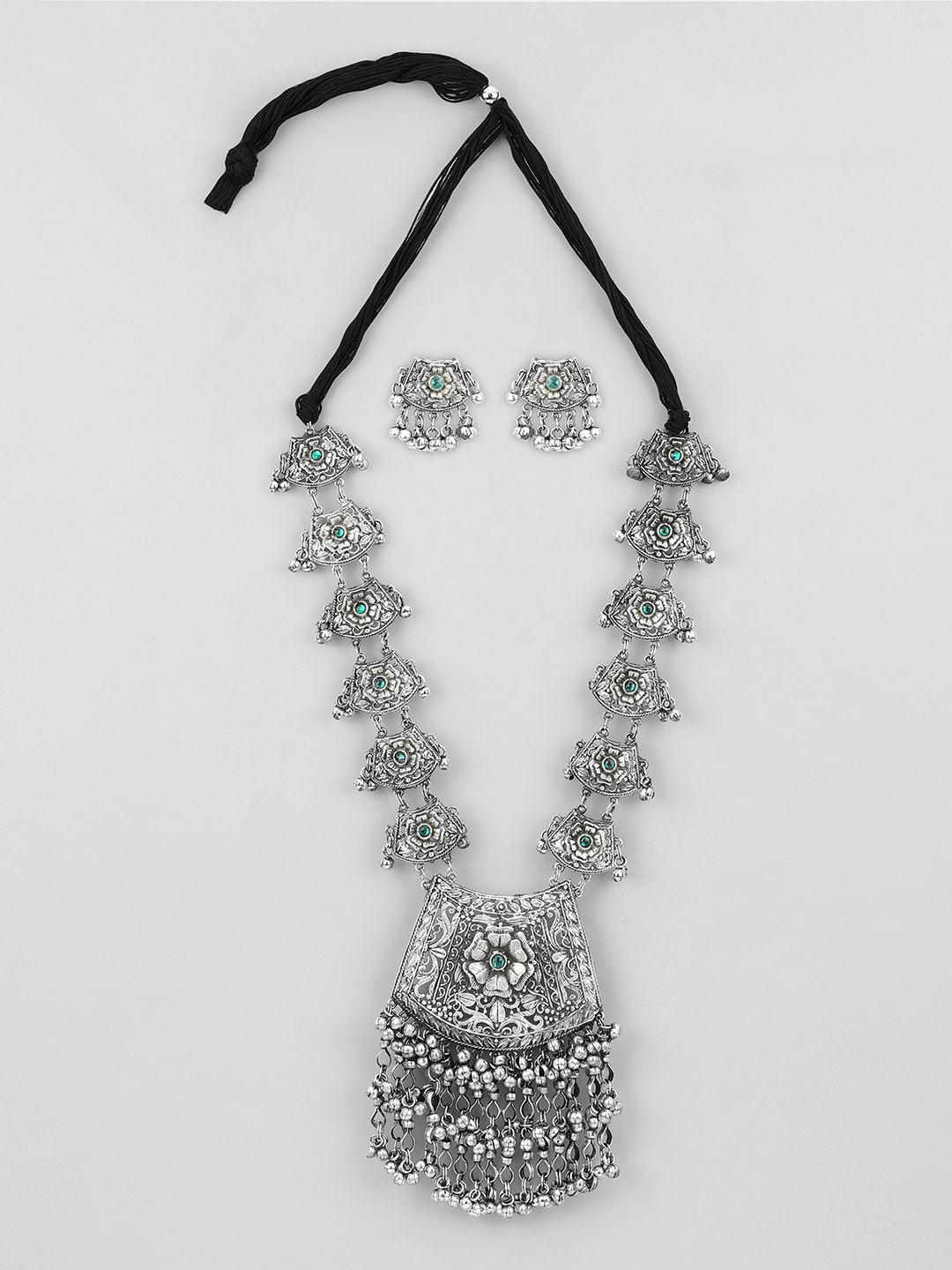 

Samridhi DC Oxidised Silver-Plated Stone Studded & Beaded Jewellery Set