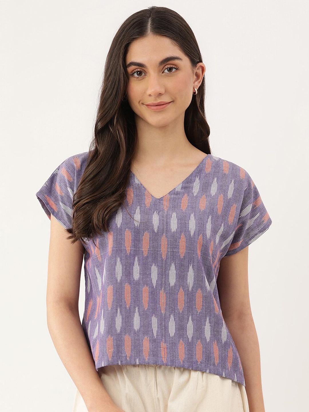 

Lokatita Blue Print Extended Sleeves Cotton Top