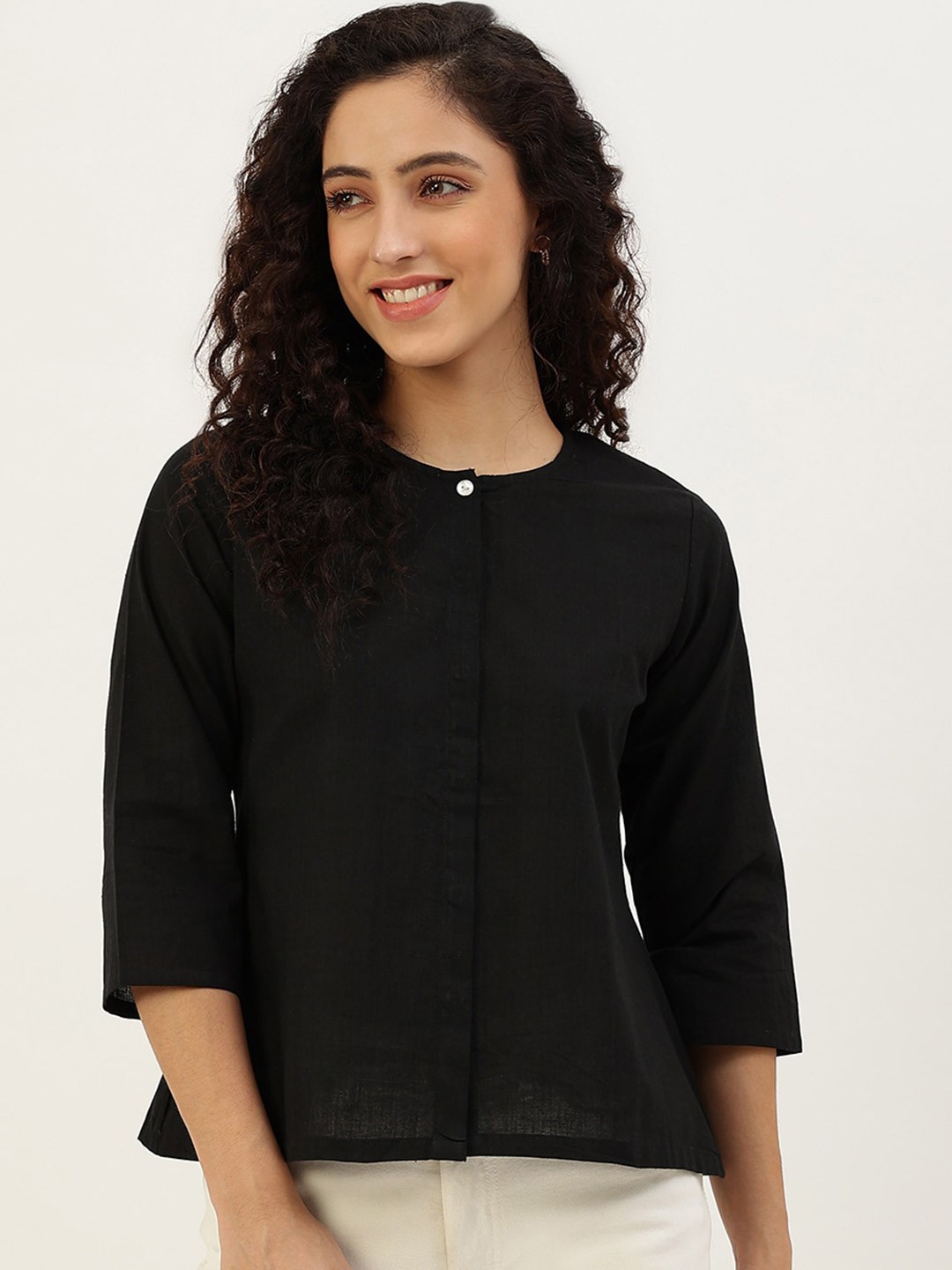 

Lokatita Black Cotton Top