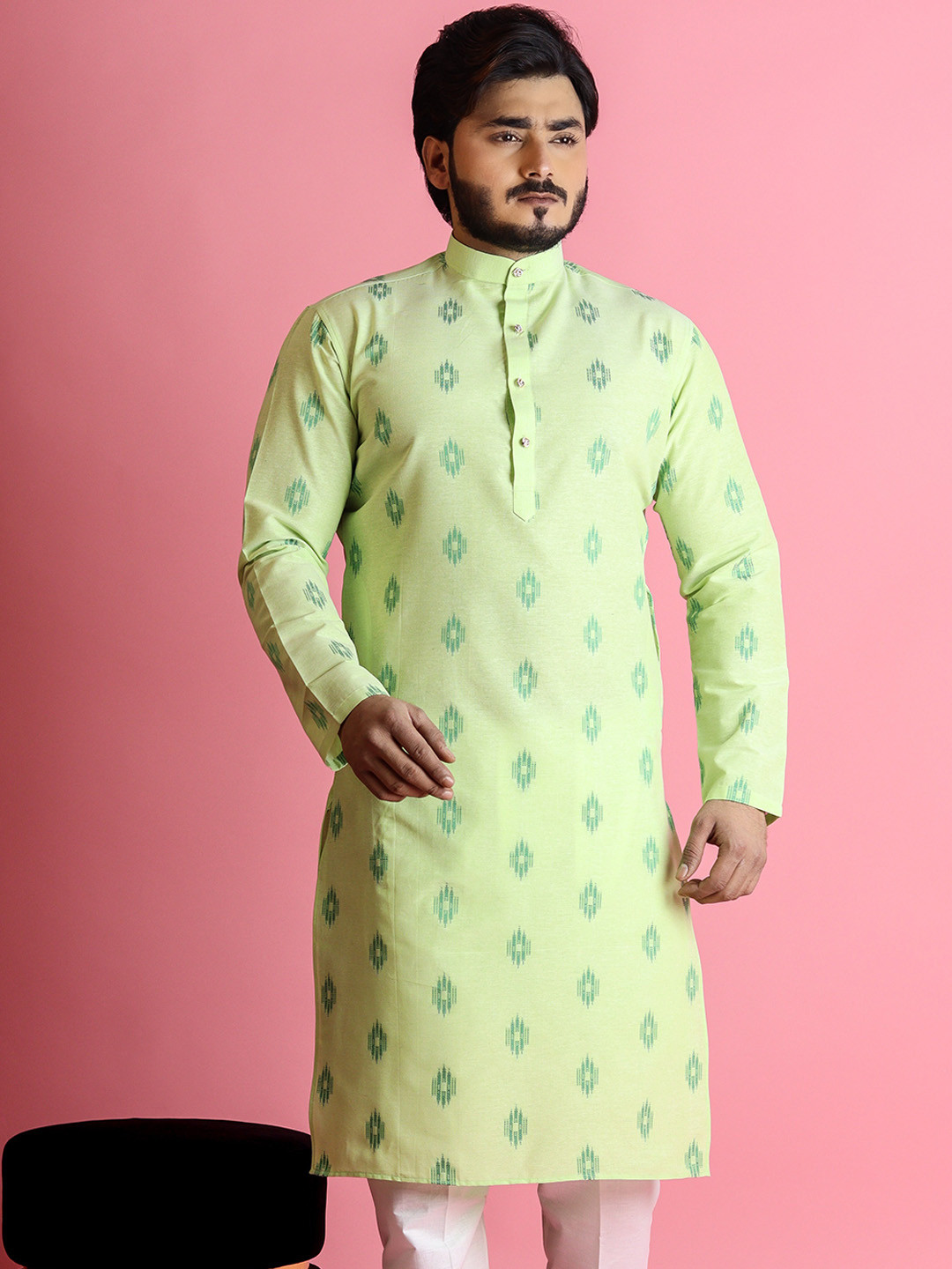 

Tibra Collection Geometric Embroidered Straight Kurta, Lime green