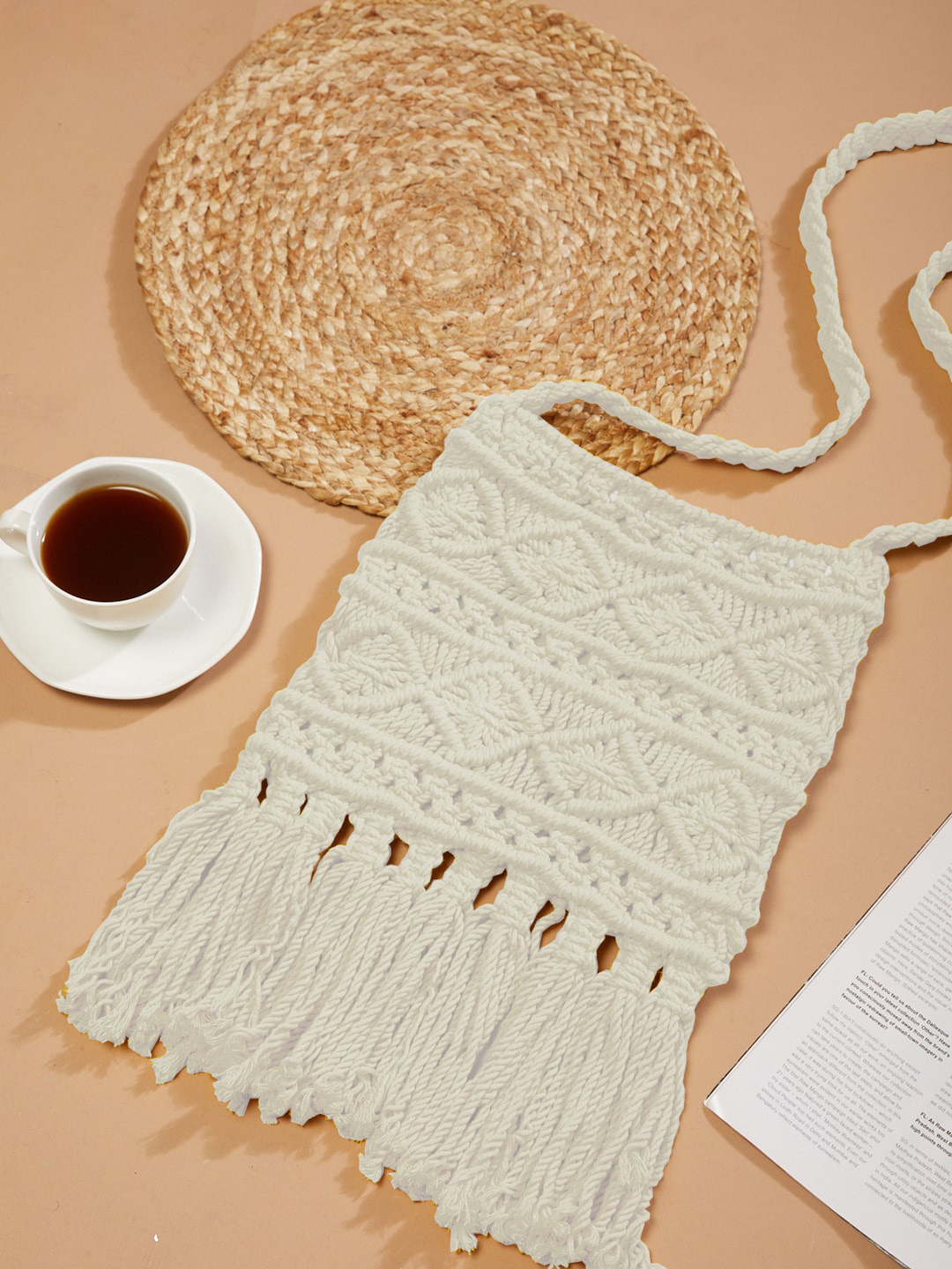 

IMARS White Structured Handheld Bag