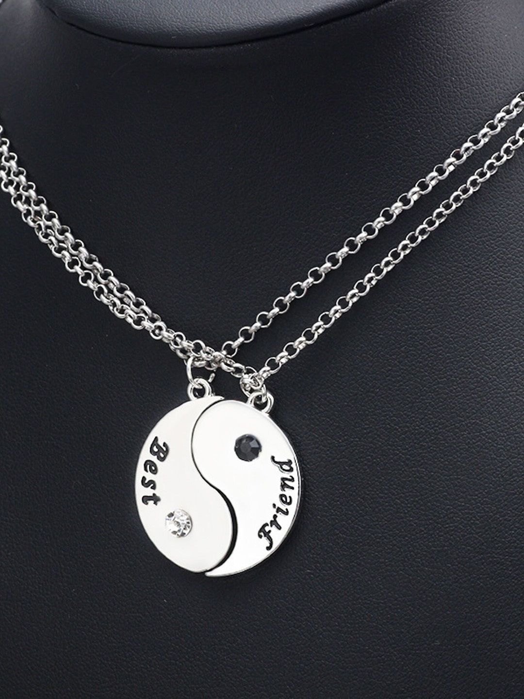 

EL REGALO 2Pcs Silver-Plated Necklace