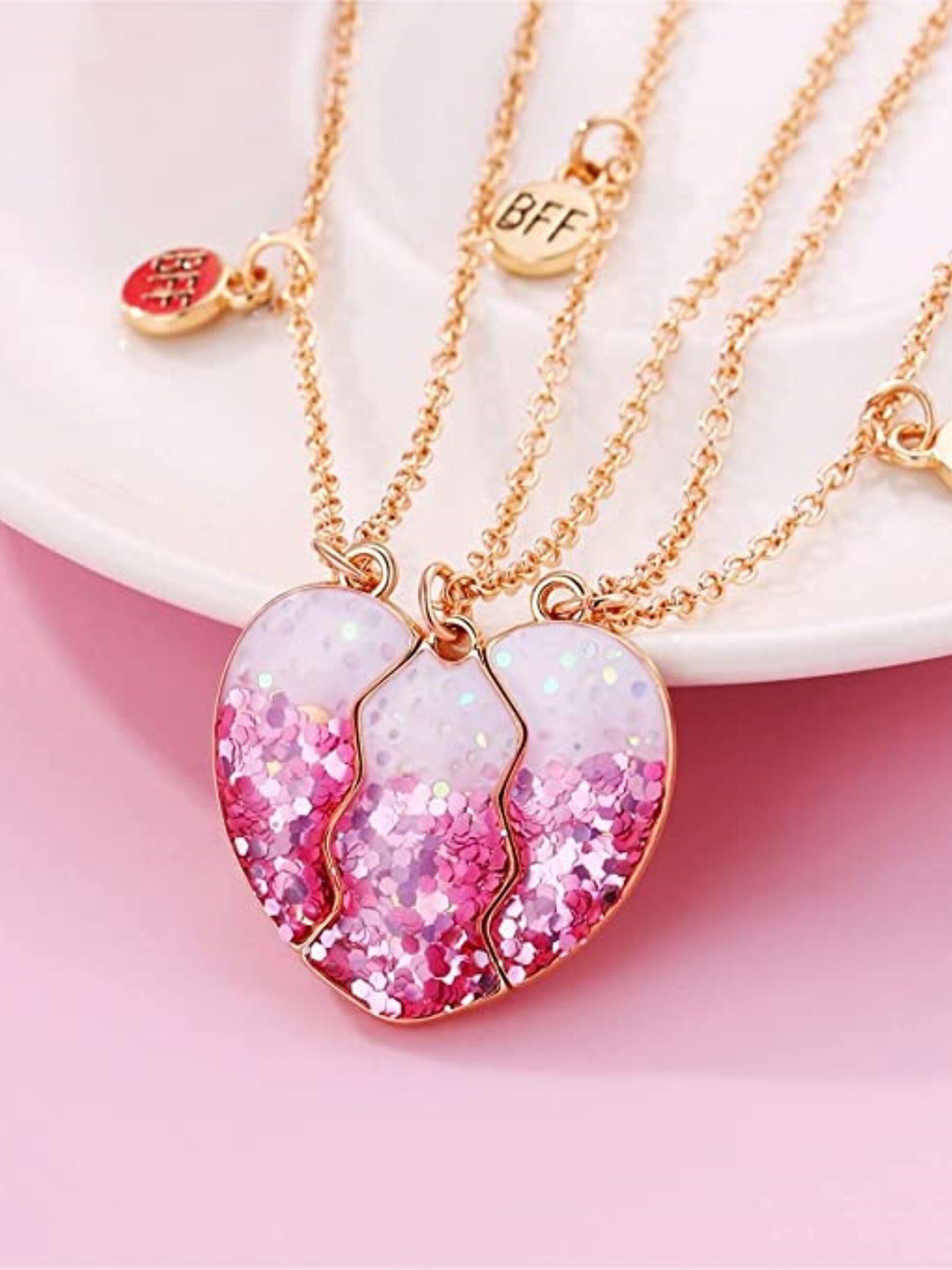 

EL REGALO Gold-Plated Necklace