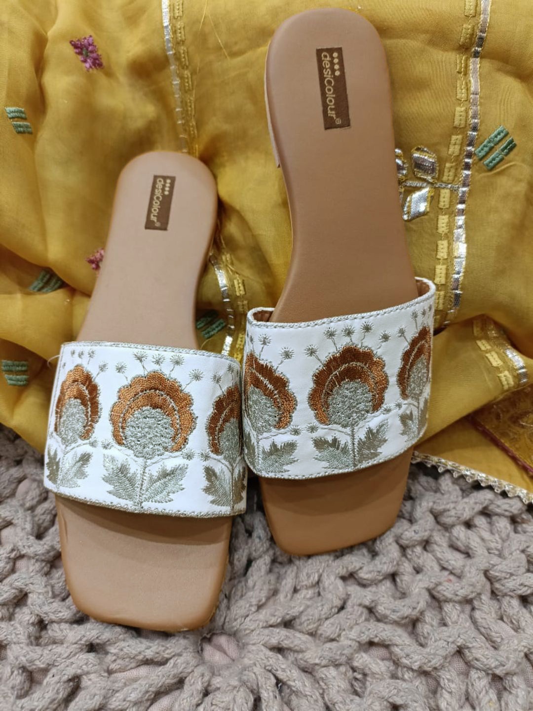 

DESI COLOUR Women Embroidered Suede Open Toe Flats, Brown