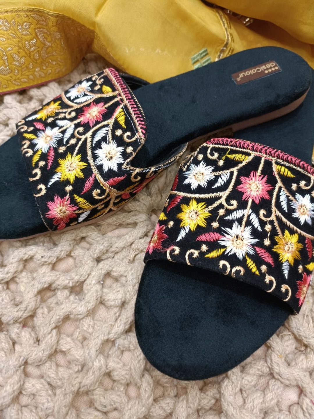 

DESI COLOUR Women Floral Embroidered Suede Open Toe Flats, Black