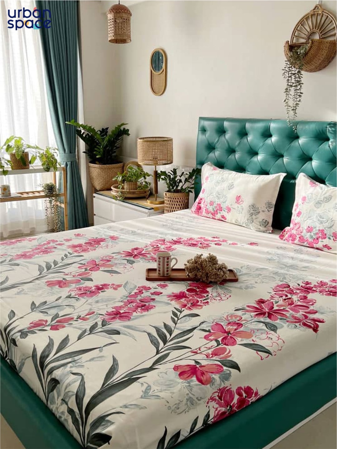 

URBAN SPACE Grey & White Printed Pure Cotton Double Queen Bedding Set