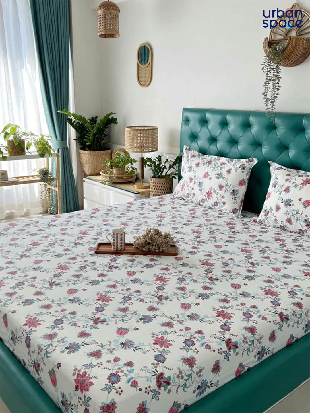 

URBAN SPACE White & Pink Printed Pure Cotton Double Queen Bedding Set