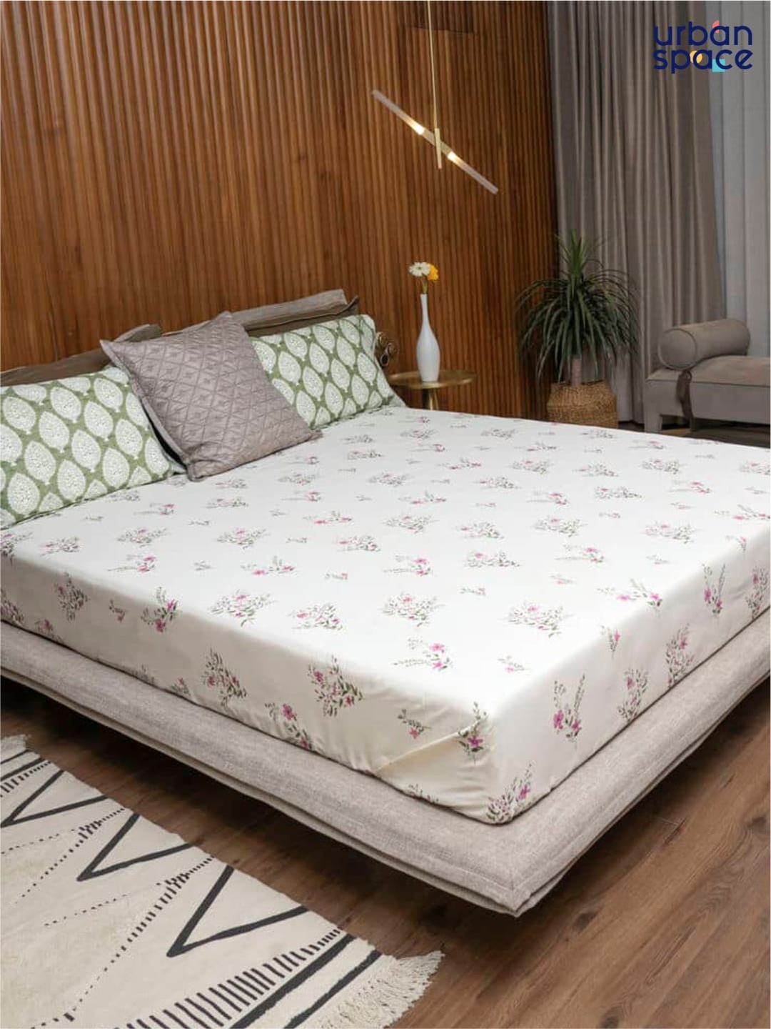 

URBAN SPACE White & Pink Floral Printed Pure Cotton Double Queen Bedding Set