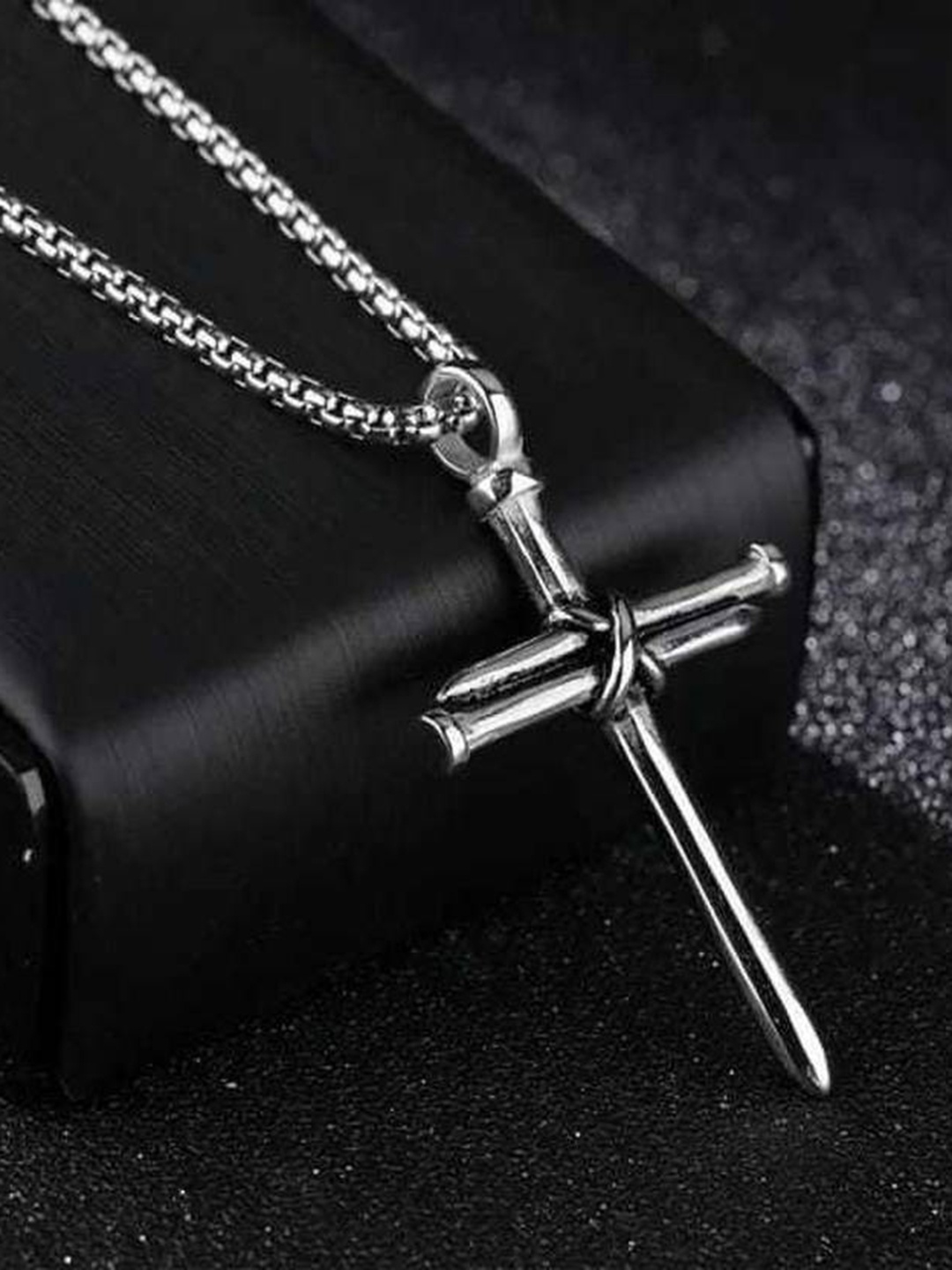 

KARISHMA KREATIONS Silver-Plated Body Chain With Pendant