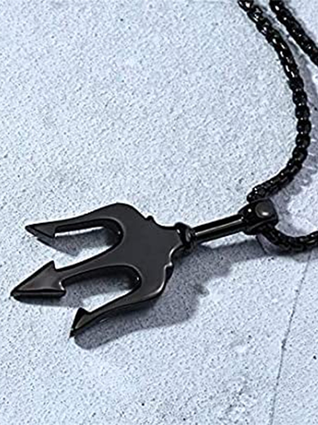 

KARISHMA KREATIONS Poseidon Pendant Chain, Black