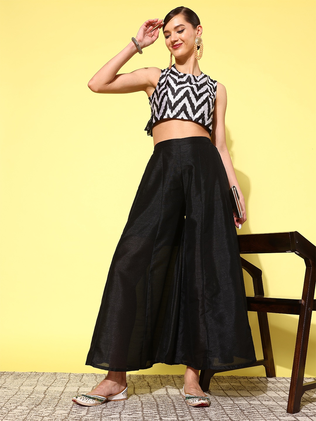 

Ahalyaa Women Striped Co-Ords, Black