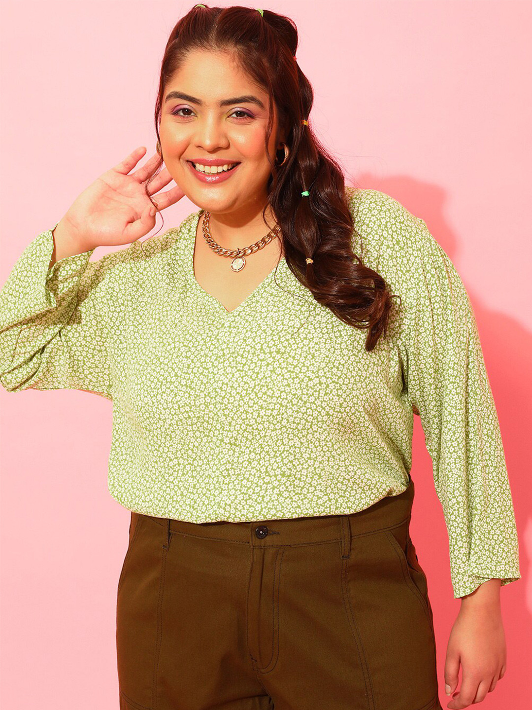 

CURVY STREET Green Plus Size Floral Printed V-Neck Crepe Top