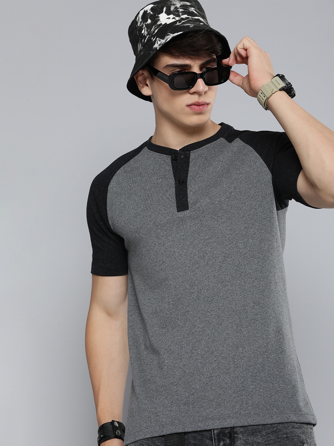 

R Code by The Roadster Life Co Men Colourblocked Henley Neck T-shirt, Grey