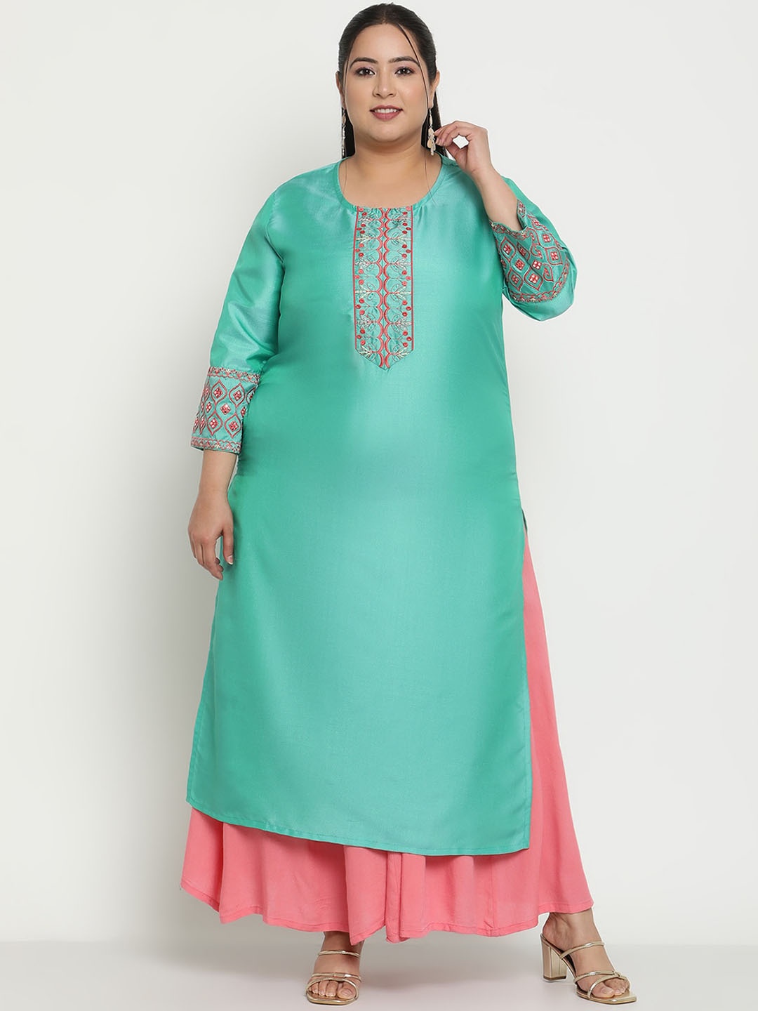 

Sringam Plus Size Floral Embroidered Straight Kurta, Green