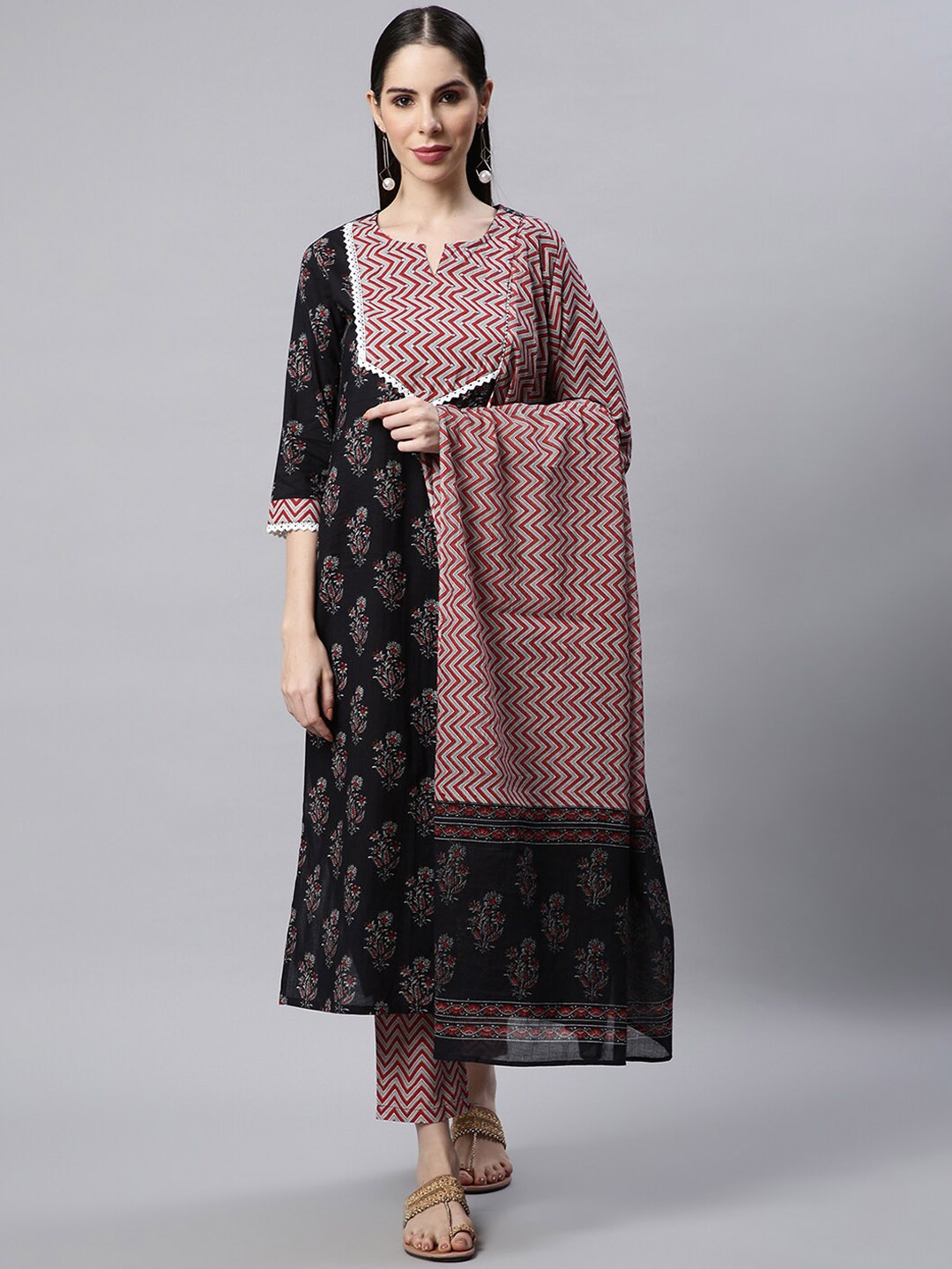 

Sringam Floral Printed Regular Pure Cotton Kurta With Trousers & Dupatta, Black