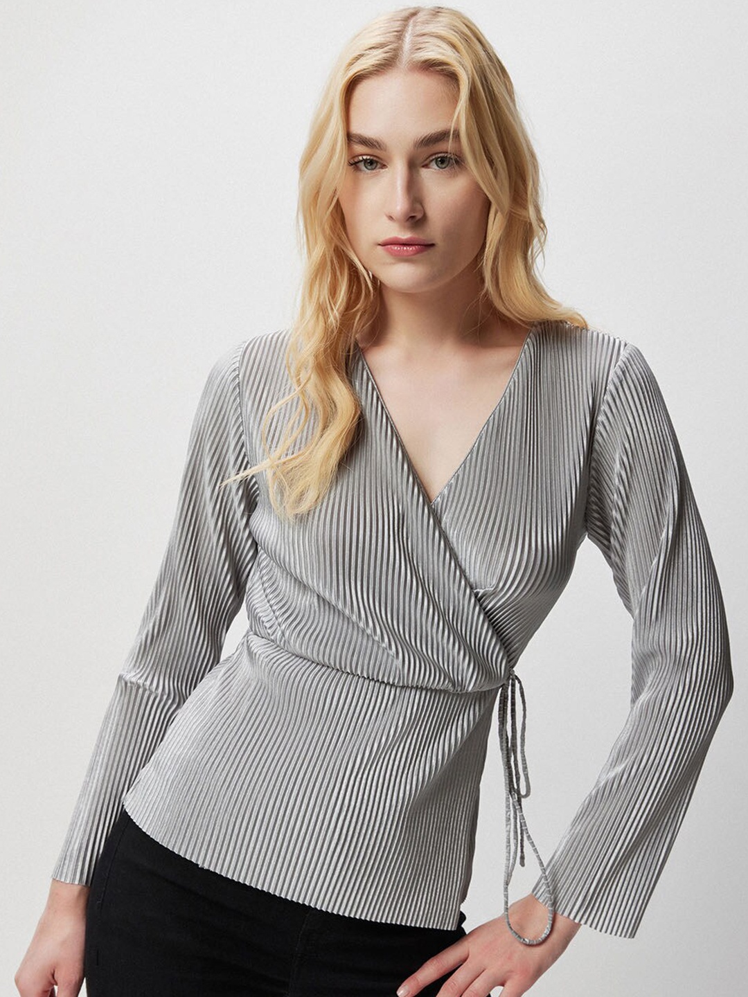 

COVER STORY Grey Striped Long Sleeves Wrap Top