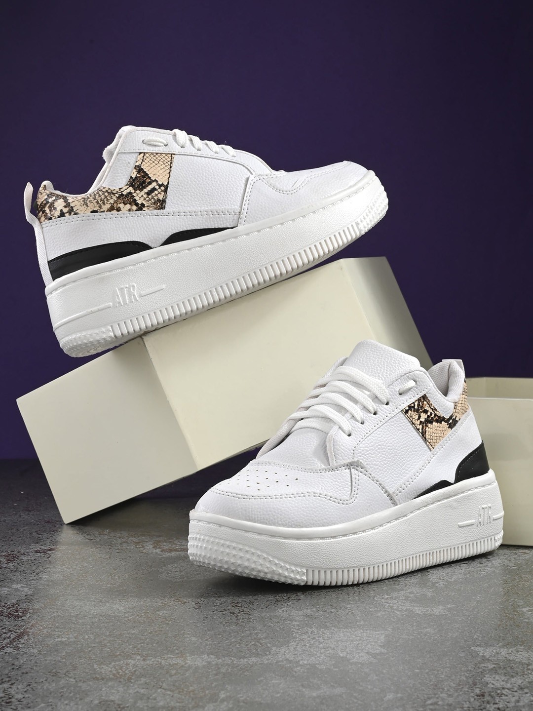 

AfroJack Women Printed Perforated Sneakers, White