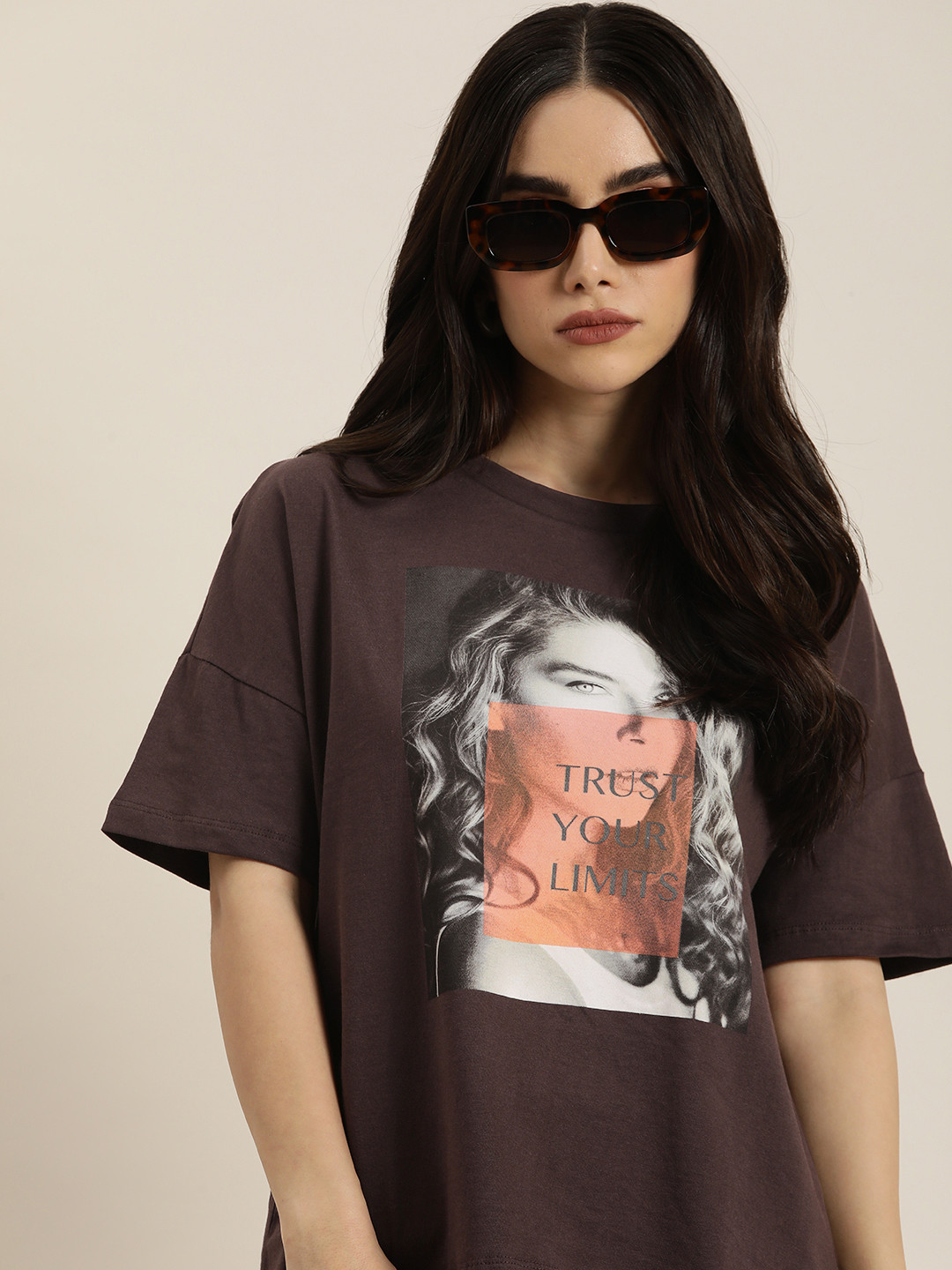 

Moda Rapido Pure Cotton Graphic Printed Drop-Shoulder Sleeves Casual T-shirt, Brown