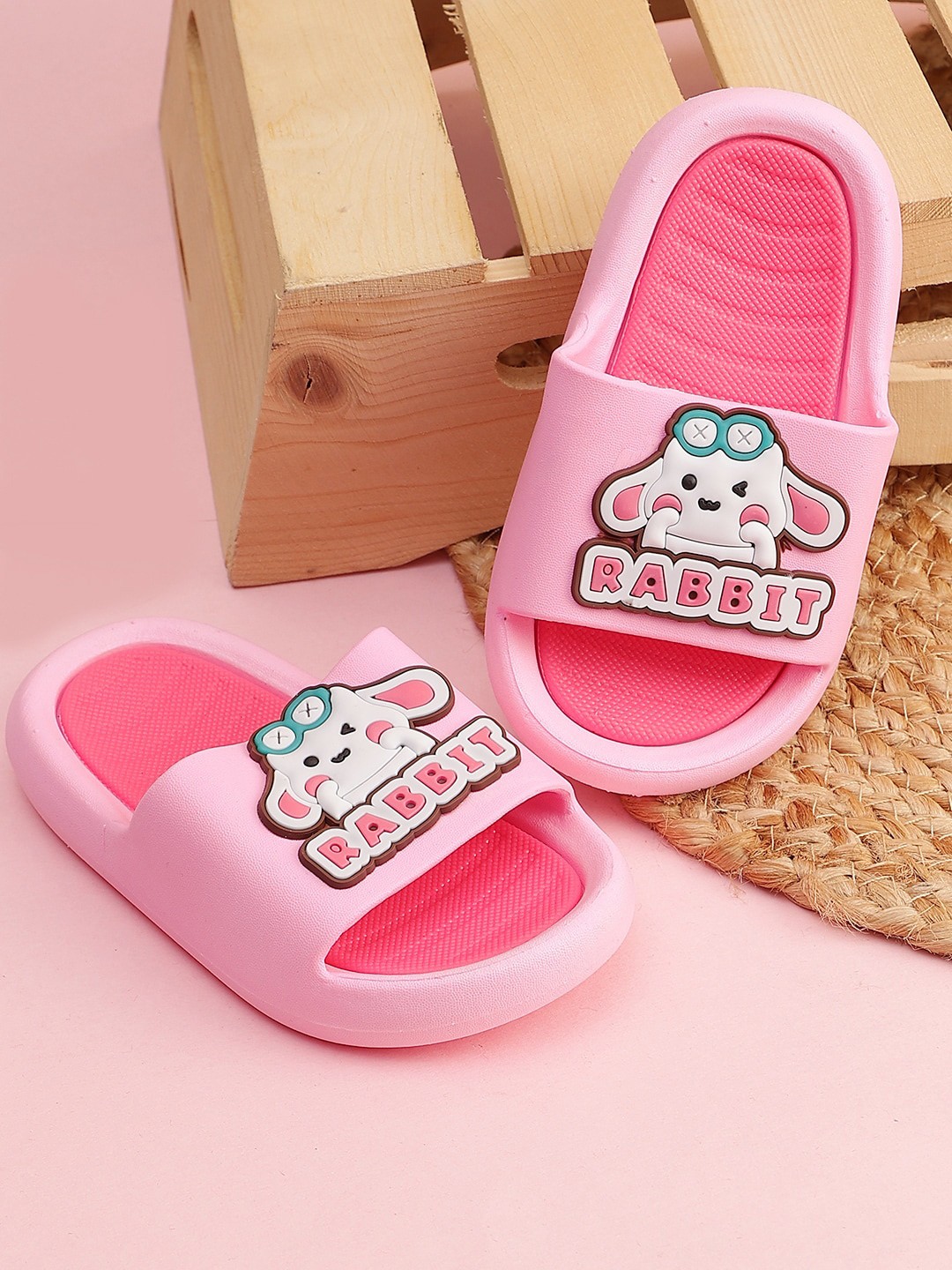 

PASSION PETALS Girls Rabbit Embossed Sliders, Pink
