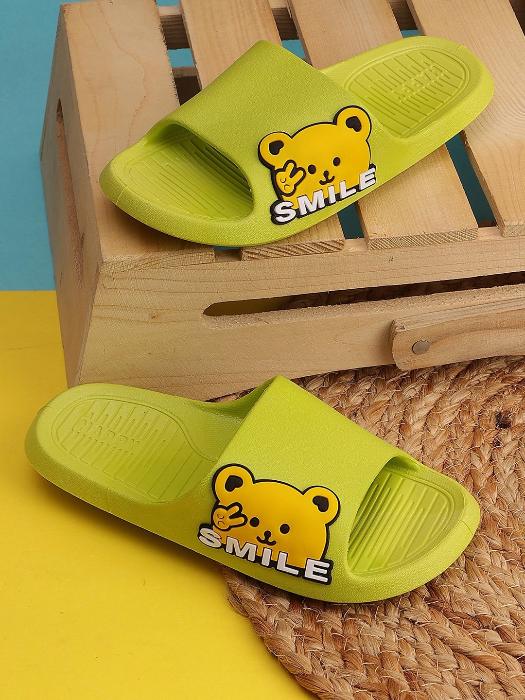 

PASSION PETALS Kids Bear Smile Embossed Lightweight Sliders, Green