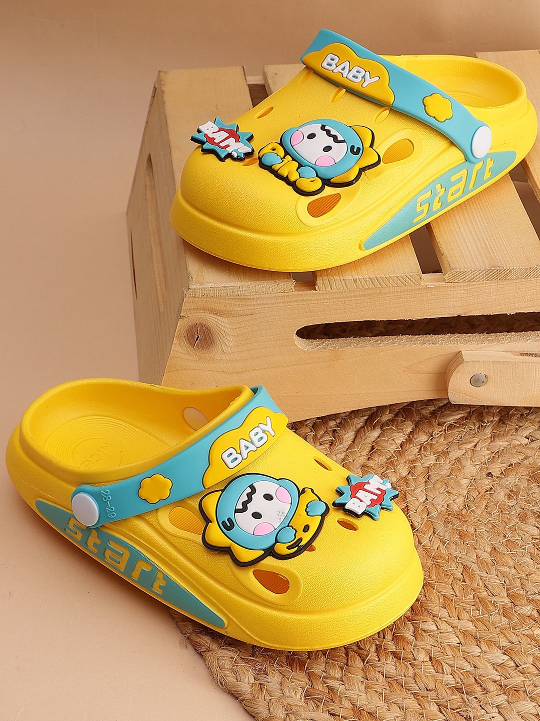 

PASSION PETALS Kids BAM Dino Embossed Lightweight Basics Clogs, Yellow