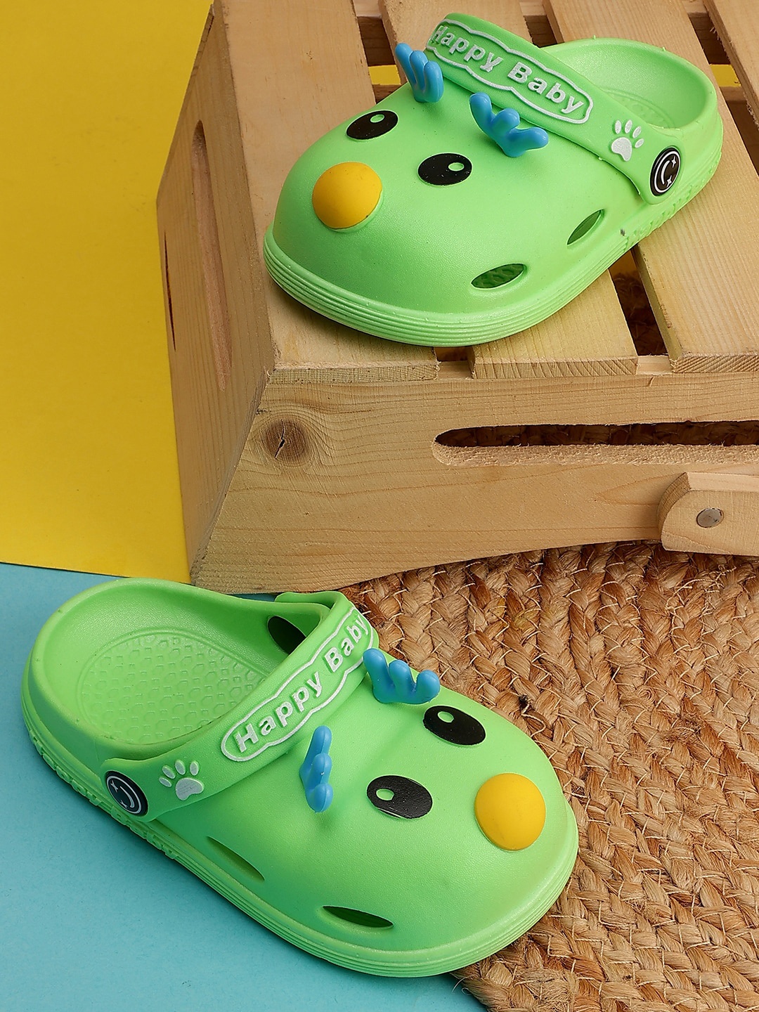

PASSION PETALS Kids Happy Baby Embossed Lightweight Basics Clogs, Green