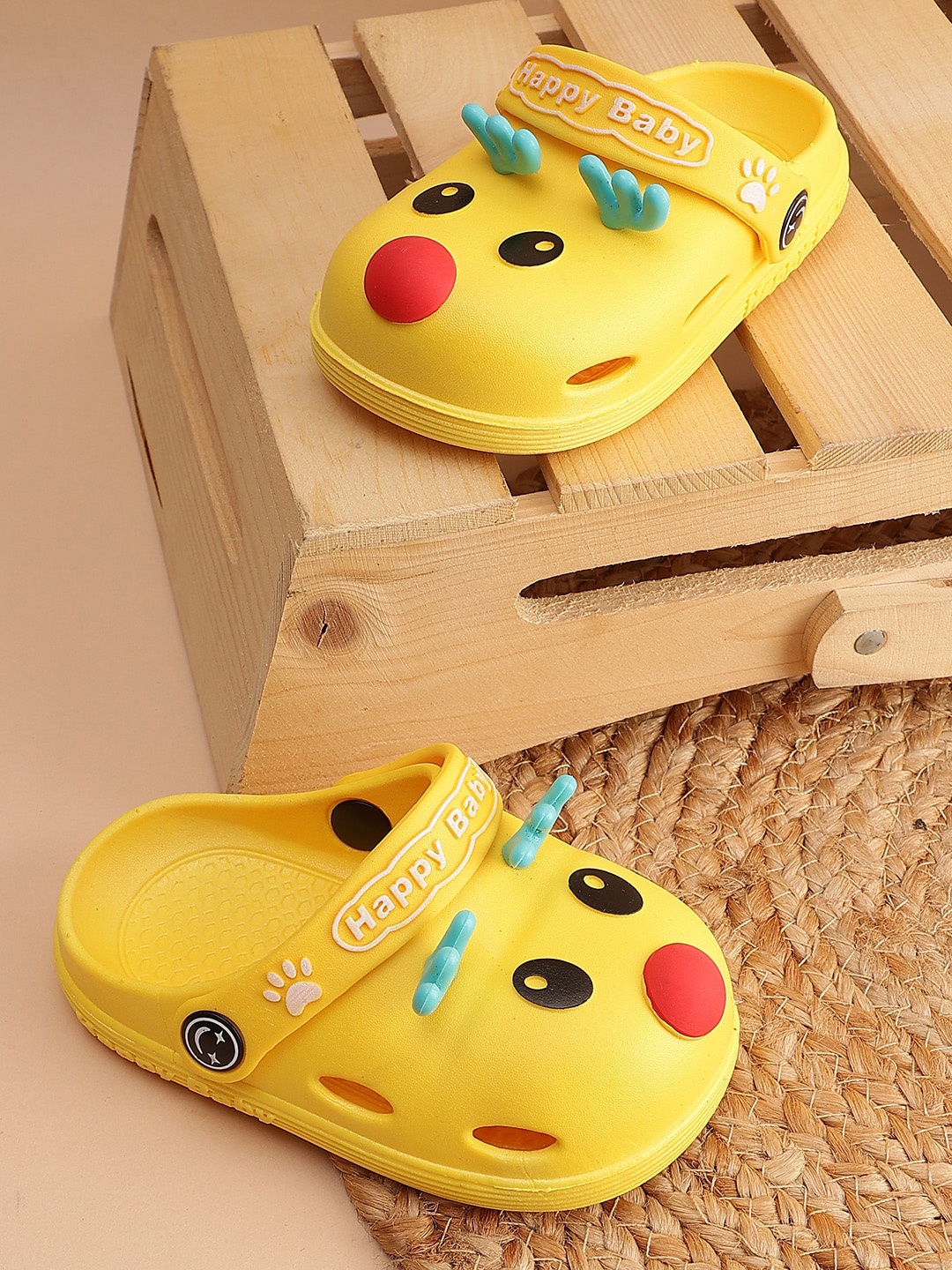 

PASSION PETALS Kids Happy Baby Embossed Lightweight Basics Clogs, Yellow