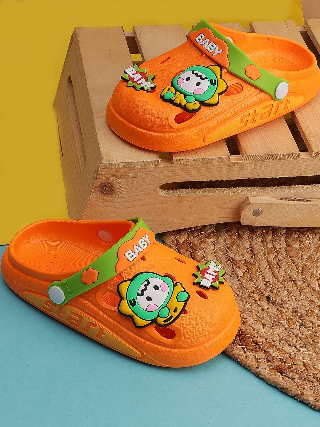 

PASSION PETALS Kids Applique Detail Clogs, Orange