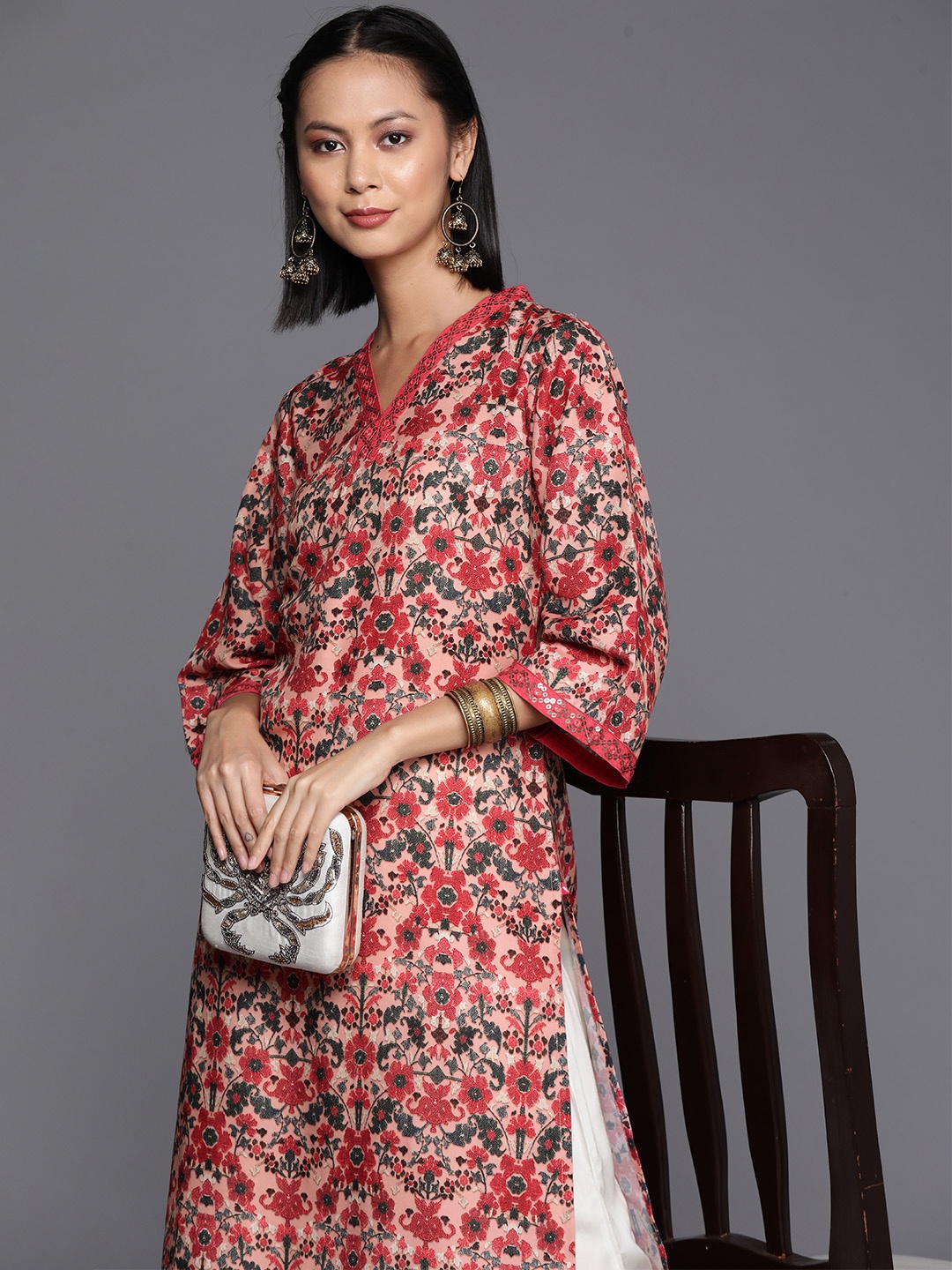 

Varanga Floral Printed Flared Sleeves Sequinned Kurta, Peach