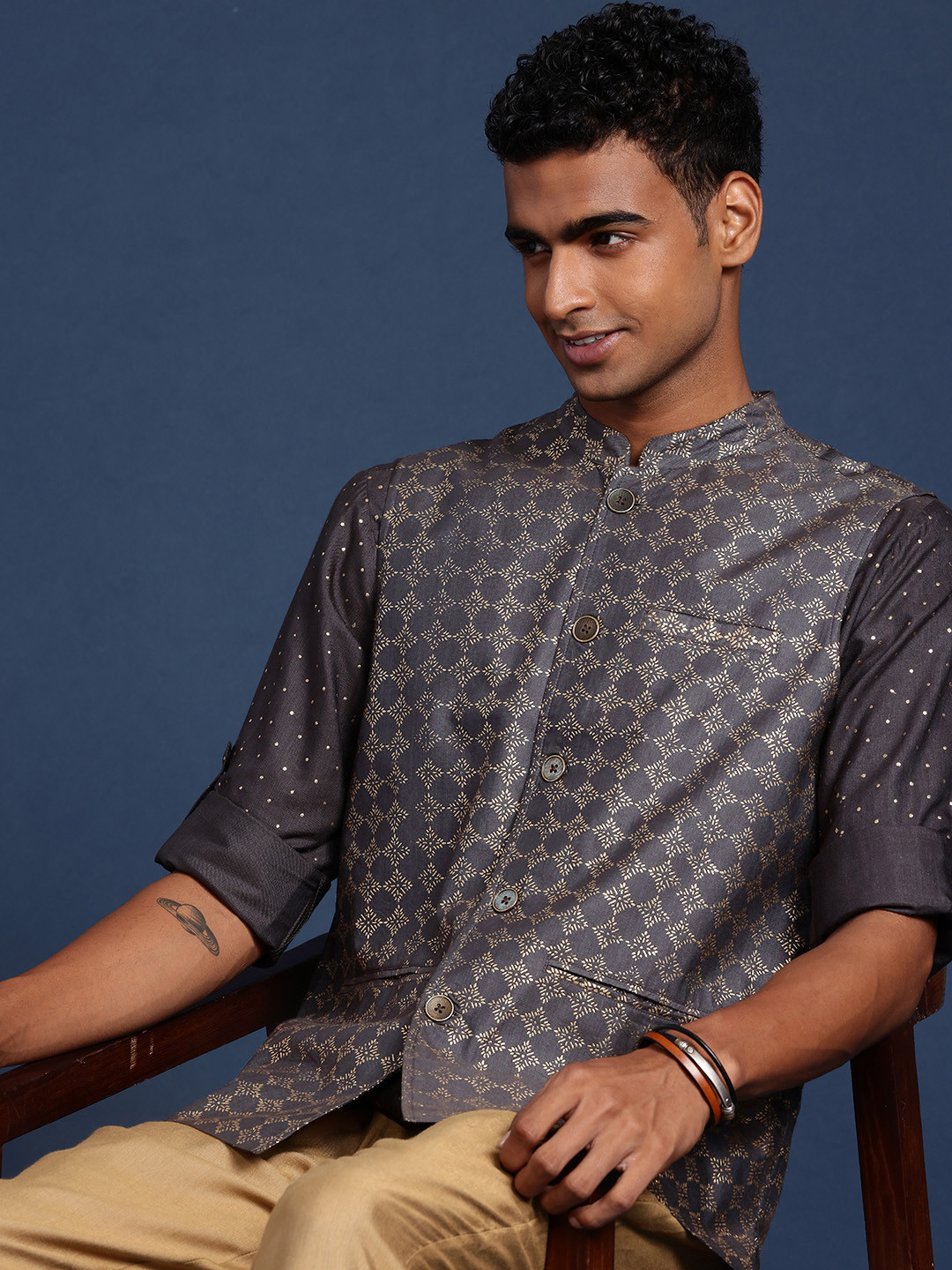

Taavi Rogan Band Collar Nehru Jacket, Grey