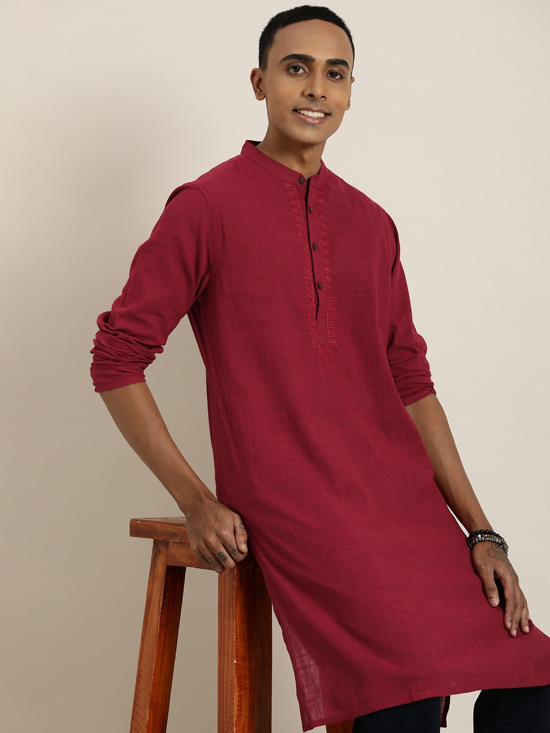 

Taavi Ethnic Motifs Chikankari Embroidered Pure Cotton Kurta, Maroon