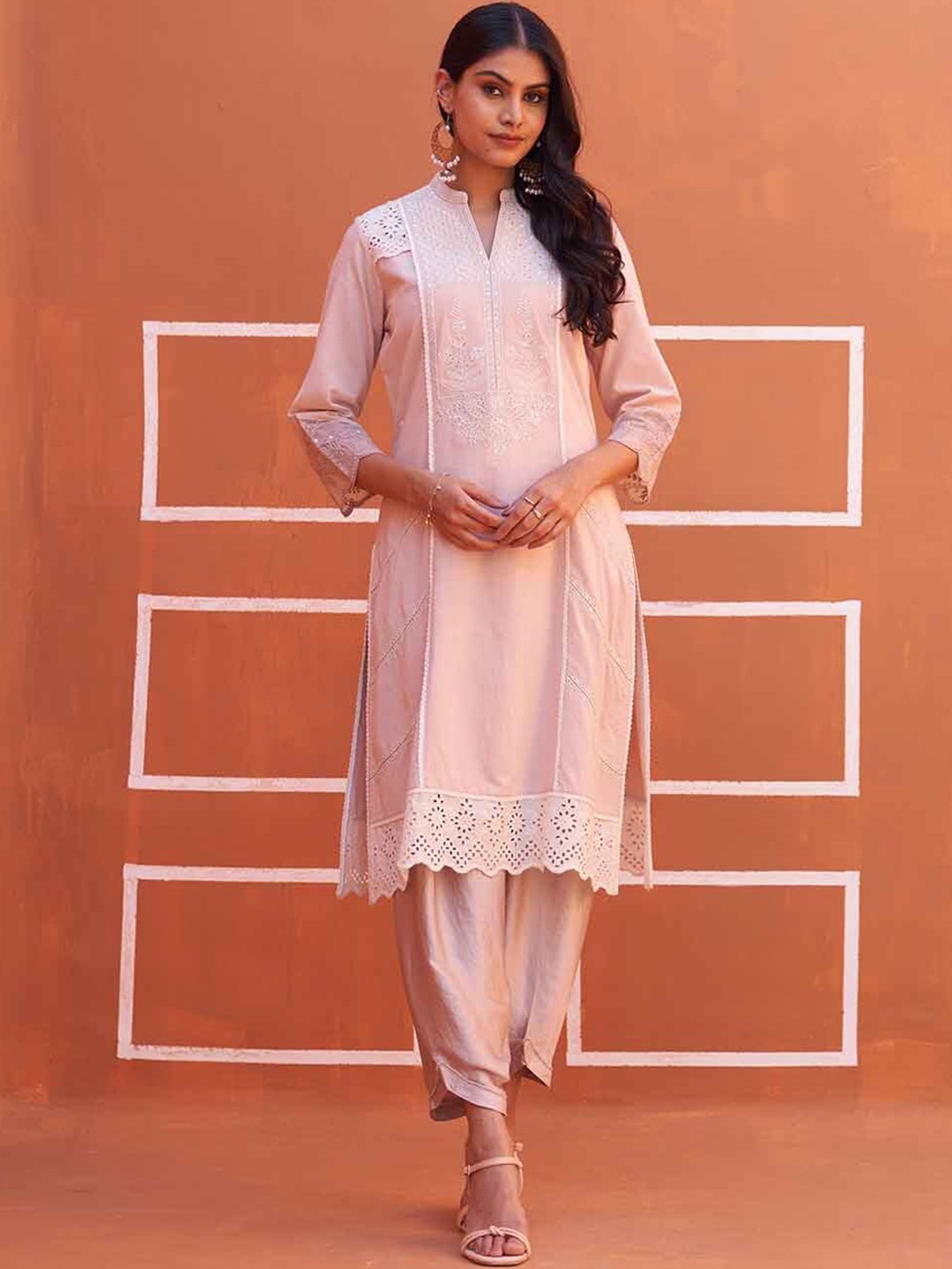 

Lakshita Mandarin Collar Floral Embroidered Sequinned Kurta, Pink