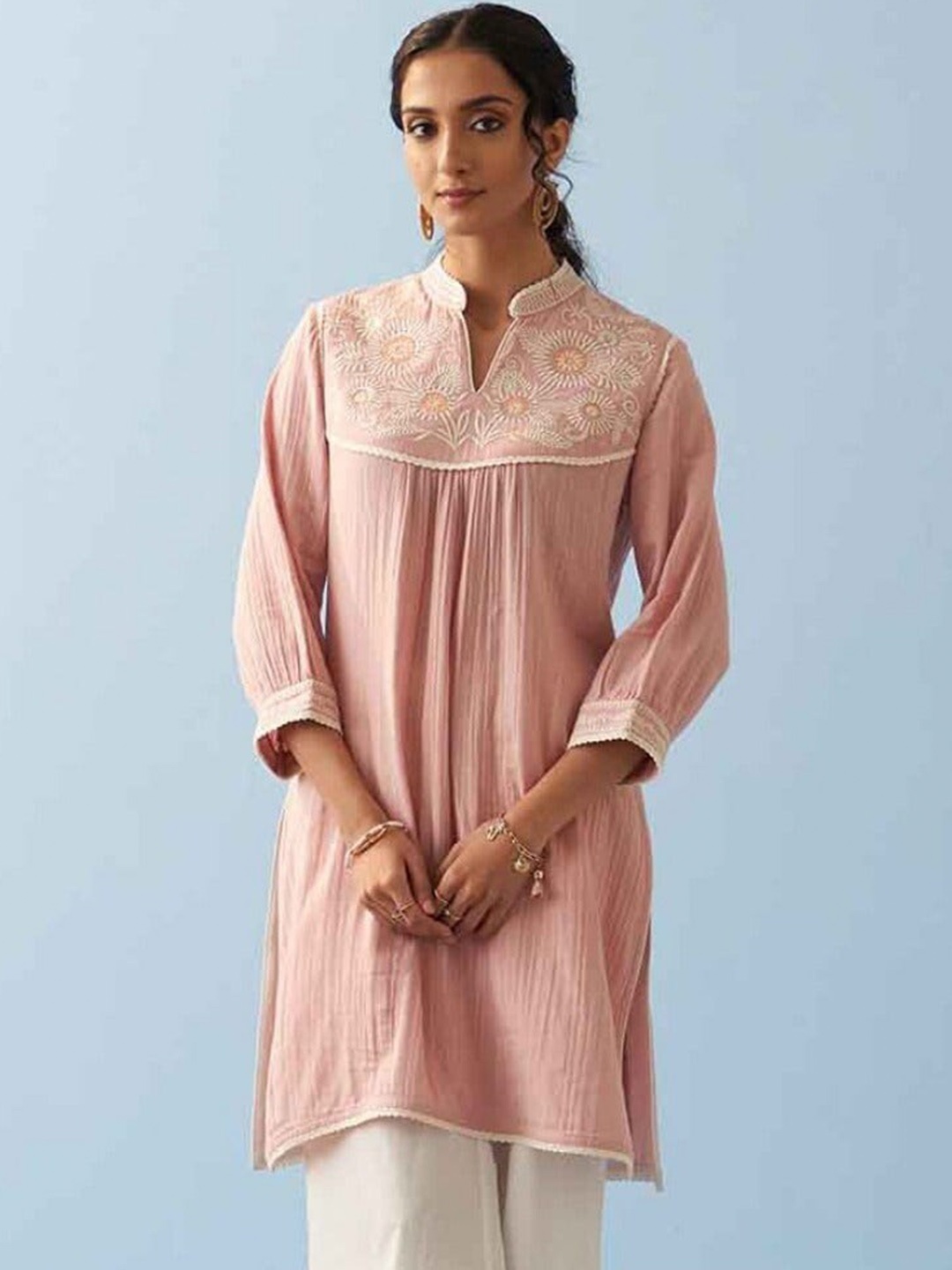 

Lakshita Mandarin Collar Ethnic Motifs Embroidered Sequinned Pure Cotton Kurta, Pink