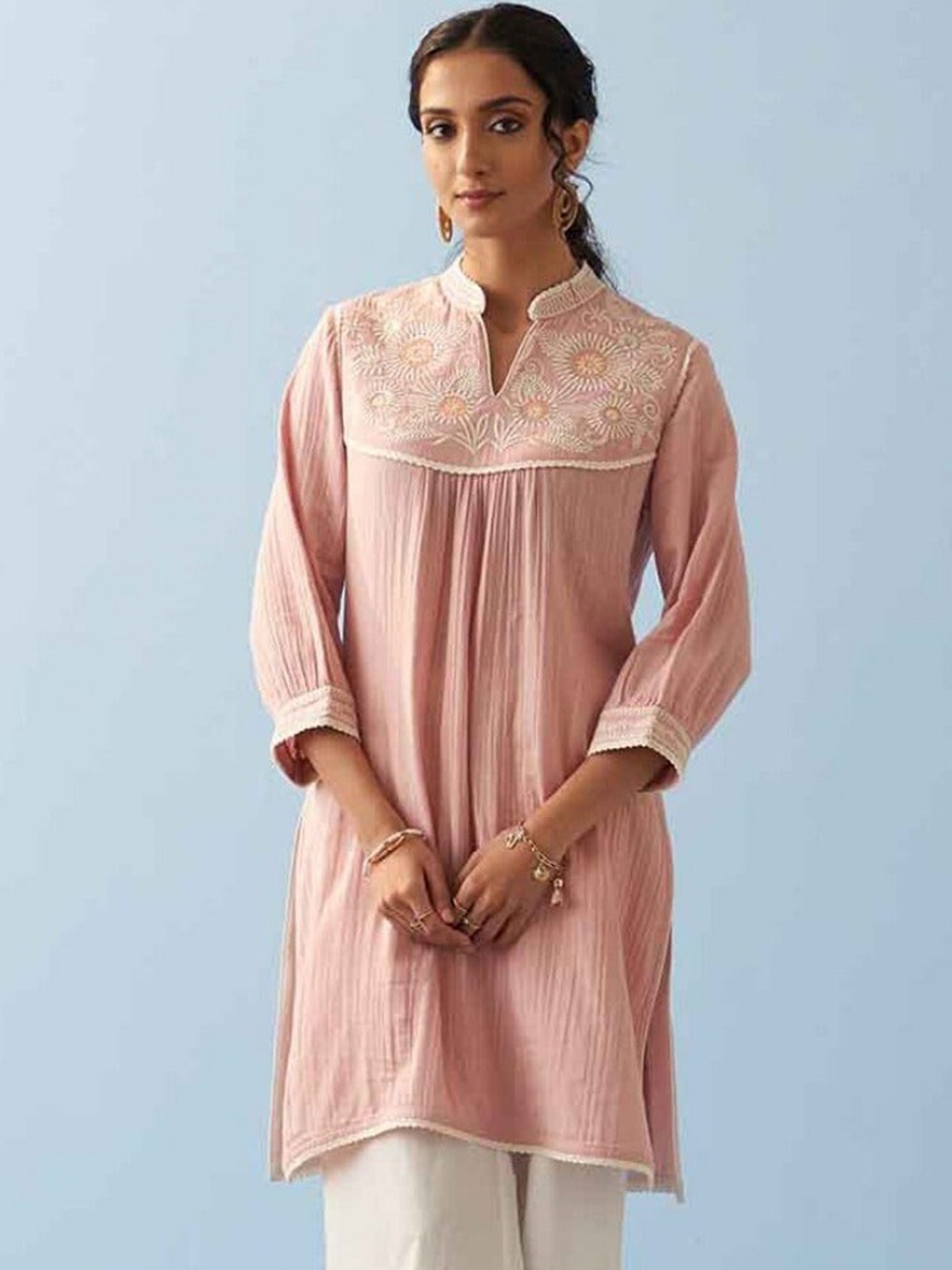 

Lakshita Floral Embroidered Pure Cotton Thread Work Kurti, Pink