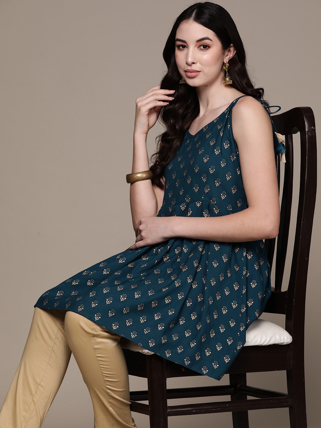 

Anubhutee Ethnic Motifs Printed V-Neck Pleated Kurti, Teal