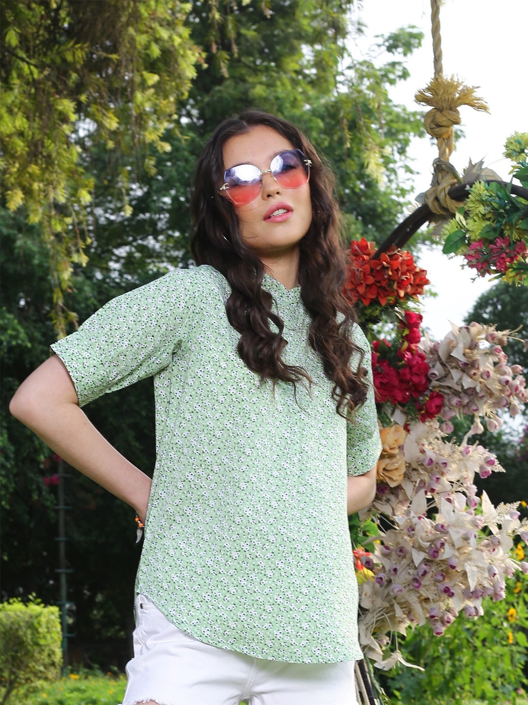 

Sera Green Floral Print Mandarin Collar Top
