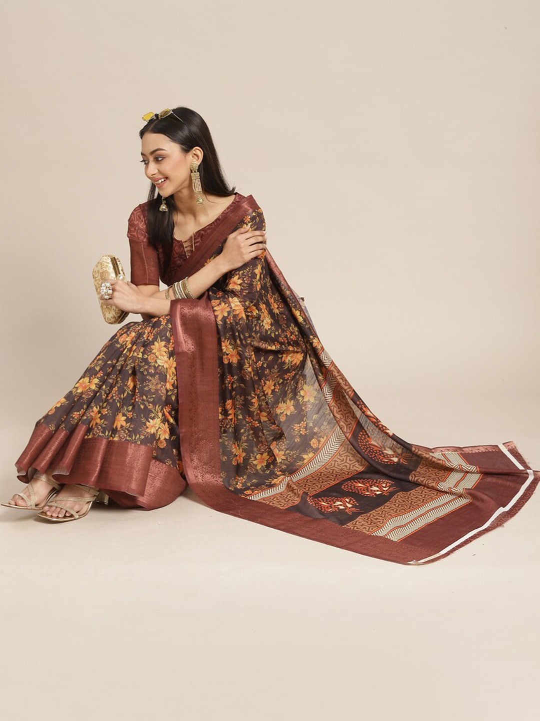 

KALINI Floral Printed Zari Saree, Black