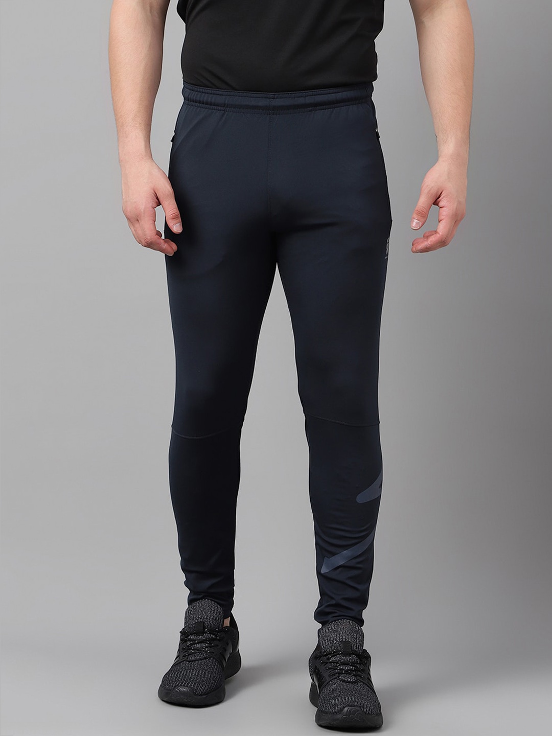 

UNPAR Men Mid-Rise Slim Fit Sports Track Pants, Navy blue