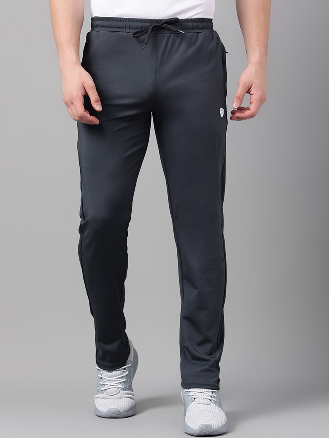 

UNPAR Men Comfort Regular Fit Mid-Rise Track Pants, Black